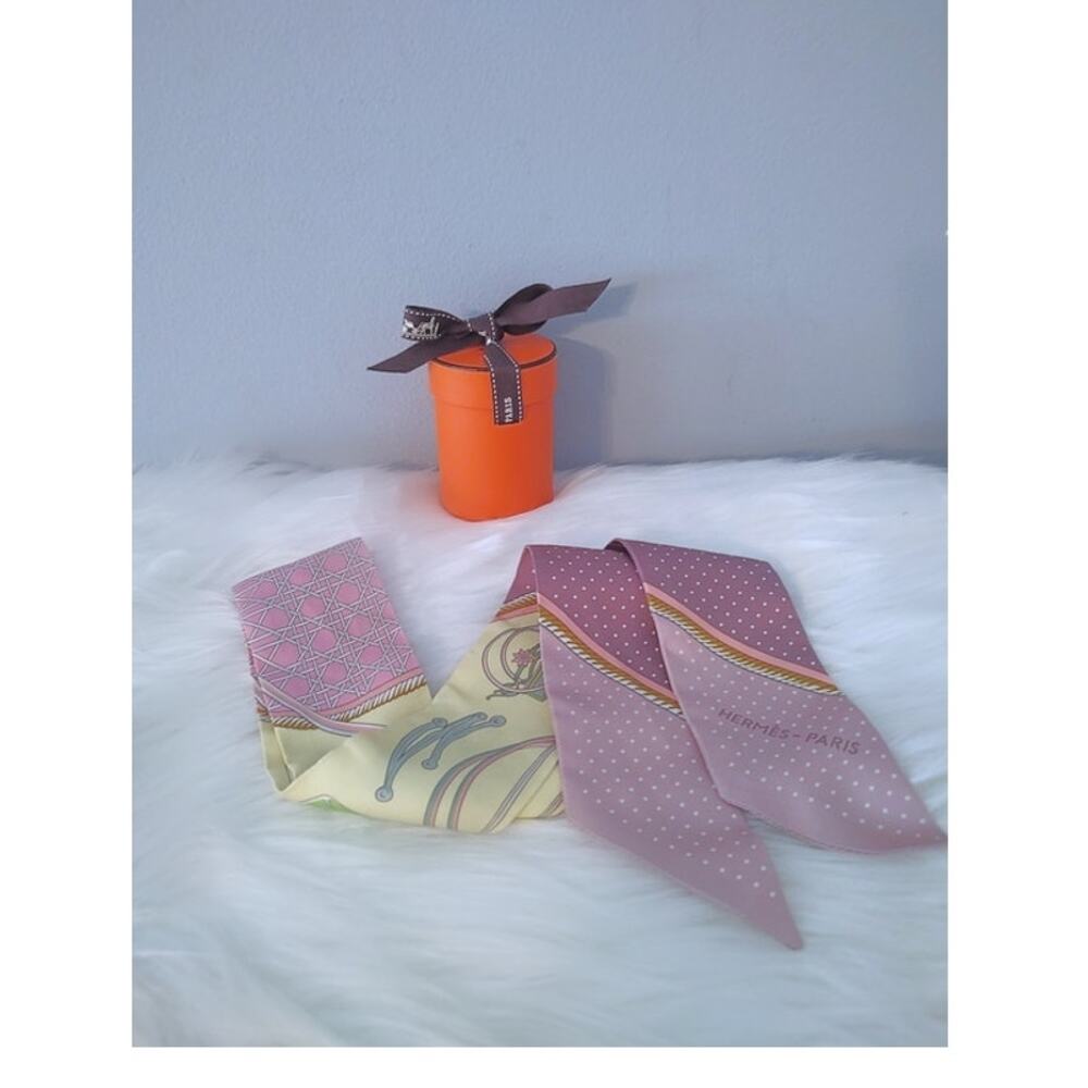 Hermes twilly Les Voitures a Transformation silk w/box & ribbon - Picture 6 of 6